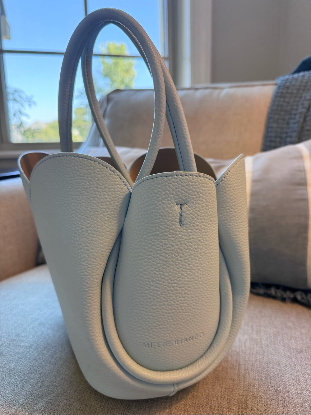 Melie Bianco Tulip Top-Handle Crossbody Tote - like new - Picture 3 of 11